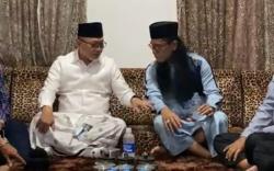 Sowan ke Ponpes Gus Miftah, Zulhas Bagikan Santunan untuk Pendidikan Anak