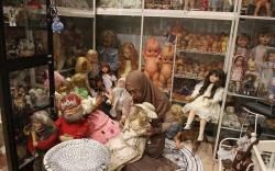 Kafe Ini Pajang 1.500 Boneka Koleksi untuk Dimainkan Pengunjung