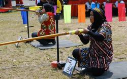 Lomba Menyumpit Lestarikan Olahraga Tradisional Suku Dayak