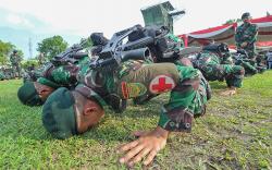 Prajurit TNI Sujud Syukur usai Bertugas di Papua Selama 14 Bulan