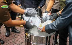 Polda Riau Musnahkan 13 Kg Sabu Hasil Ungkap Narkoba Jaringan Internasional