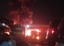 Garasi Bus Maju Lancar Terbakar Hebat