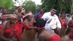 Diiringi Tarian Adat, Partai Perindo Papua Barat Daya Daftarkan 35 Bacaleg ke KPU<