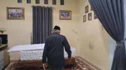 Tiba di Rumah Duka, Amien Rais Pimpin Salat Jenazah Adiknya Rozaq Rais<