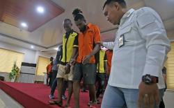 17 WNA Bikin Resah Warga Cengkareng Diamankan Petugas Imigrasi