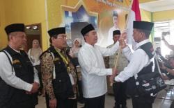 Lepas 374 Jemaah Haji Riau, Gubernur Syamsuar Titip Doa Pemilu 2024<
