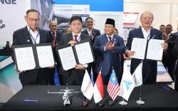 Prabowo Saksikan Penandatanganan Kerja Sama PTDI dan Malaysia
