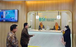 Erick Thohir Cek Pelayanan Nasabah BSI yang Akan Menunaikan Ibadah Haji