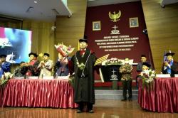 Dikukuhkan Jadi Guru Besar, Prof Benyamin Suarakan Konsep Pluralisme dan Pancasila