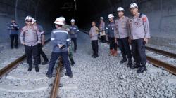 Antisipasi Pencurian Komponen KCJB, Polisi Cek Jalur Kereta Cepat di Bandung <
