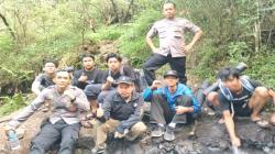 5 Pelajar MA Persis Tarogong Tersesat di Gunung Guntur Garut, Selamat Dievakuasi Polisi<