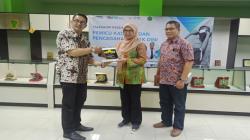 Bantu Pasien Bibir Sumbing dan Katarak, MNC Peduli Dapat Penghargaan dari RSPBA Lampung