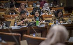 Raker DPR bersama Menparekraf dan Wamenparekraf Bahas Rencana Kerja