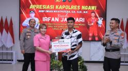 Sabet Medali Emas di SEA Games 2023, Pemain Timnas Irfan Jauhari Diganjar Penghargaan Polres Ngawi<
