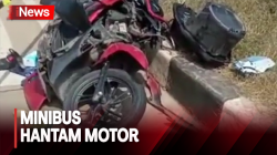  Minibus Hantam Motor di Batang, Pemotor Patah Tulang