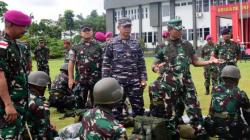 Pangkoarmada III dan Asops Panglima TNI Cek Kesiapan Satgas Marinir Pam Pulau Terluar