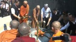 Ratusan Biksu Ikuti Pengambilan Api Suci Waisak di Mrapen Grobogan