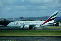 Pesawat Penumpang Terbesar di Dunia Airbus A380 Mendarat Perdana di Bandara Ngurah Rai, Ini Penampakannya  