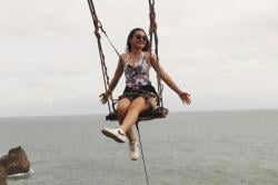 Ingin Berlibur ke Gunungkidul? Yuk Coba Sensasi Berayun di Atas Tebing Teras Kaca