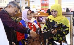 Pemprov Jatim Buka Layanan Izin Usaha di Mal Surabaya, Khofifah: Ayo Dimanfaatkan 