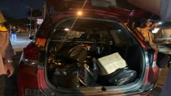 Mobil Angkut Puluhan Botol Miras Terjaring Razia di Solo <