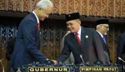  Sumanto Resmi Jabat Ketua DPRD Jateng, Ganjar: Banyak PR Harus Segera Diselesaikan<