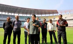 Tinjau Stadion GBT, Erick Thohir Minta Pemda Jaga Fasilitas Sesuai Standar FIFA<