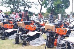 Pemkab Kebumen Bagikan 65 Alsintan dari Dana Bagi Hasil Cukai Tembakau<