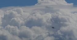 BMKG Ingatkan Potensi Awan Cumulonimbus, Waspada Ancam Penerbangan!