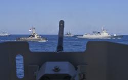 Kapal Perang Rusia, Amerika hingga China Berdekatan di Selat Makassar