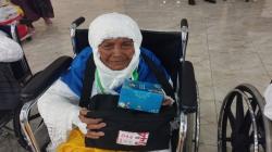 Kisah Haru Nenek Parini Dapat Hadiah Naik Haji dari 12 Anak, Biaya Hasil Patungan