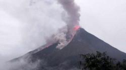 Guguran Lava Masih Terjadi di Puncak Kawah Gunung Karangetang Sulut<
