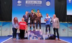 Mantap! Lifter Papua Ricko Saputra Borong 2 Medali Emas di Grand Prix IWF Seri 1