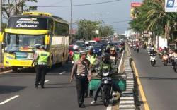 117 Pengendara Sepeda Motor Kena Tilang Gegara Masuk Jalur Cepat di Ringroad Timur  Bantul