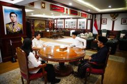 Didampingi Gus Miftah, Gus Kautsar Kunjungi Prabowo ke Kemhan