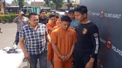 Tak Terima Ditegur, Satpam dan Calo Angkot Keroyok Polisi di Garut hingga Babak Belur