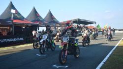 Begini bila Penggila Motor Supermoto Berkumpul, Mulai dari Aksi Freestyle hingga Adu Kencang