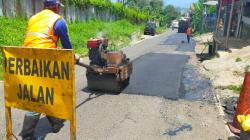 APBD KBB 2023 Terbatas, Pemda hanya Mampu Perbaiki 18 Km Ruas Jalan Rusak