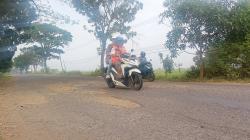 Jalur Jatiwangi-Ligung Majalengka Banyak Berlubang, Sering Dilintasi Mobil Besar<