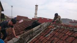 Rumah Kontrakan di Permukiman Padat Penduduk Ottista Sukabumi Terbakar<