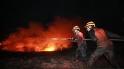 5 Hektare Lahan di Area Bandara Syamsudin Noor Terbakar