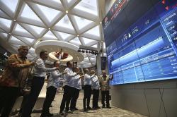 Resmi Melantai di BEI, VKTR Jadi Perusahaan EV Heavy Mobility Publik Pertama di Indonesia