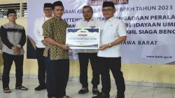 Lawan Bank Emok, Rp3,3 Miliar Bantuan Kemandirian Ekonomi Umat Disalurkan di Bandung