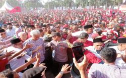 Temui Relawan di Lombok, Ganjar Minta Gunakan Medsos untuk Menceritakan Hal Positif 