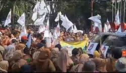 Tagih Janji Bupati, Ribuan Perangkat Desa se-Sidoarjo Demo ke Pendopo 