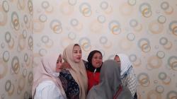 Puluhan Emak-emak Geruduk PN Karawang, Tangis Histeris Pecah di Sel Tahanan