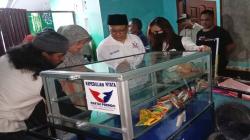 Tebar Bantuan Gerobak di Bandung, Partai Perindo Mantap Jadi Sahabat Pelaku UMKM<