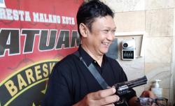 Bawa Bukti Pistol, Bambang Rukminto Laporkan Insiden Penodongan di Malang ke Polisi