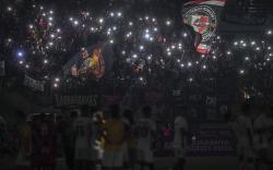 Suasana Laga Persija Jakarta vs Ratchaburi FC Mati Lampu, Stadion Gelap Gulita
