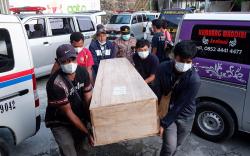 Identifikasi Korban Pesawat Jatuh di Papua Pegunungan, Jenazah Diserahkan ke Keluarga